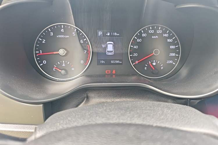 Used Kia KX Cross 2017 1.4L AT GLS Odometer Close Up