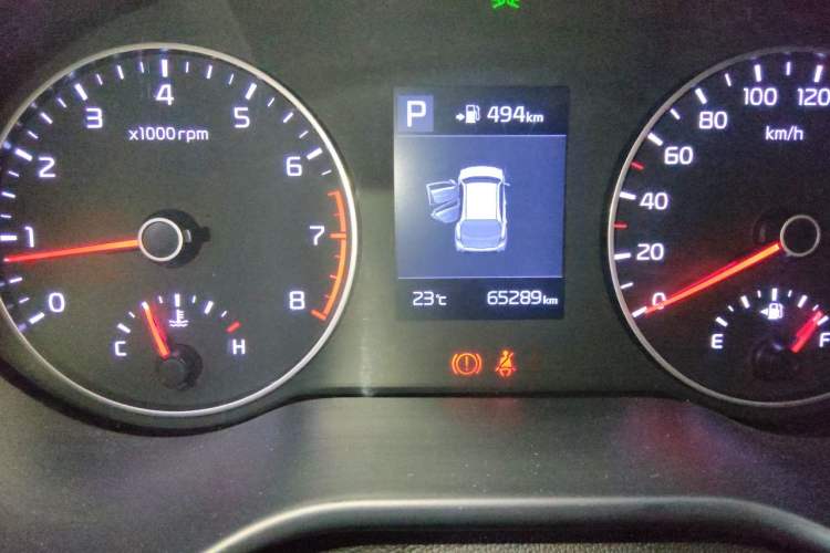 Used Kia KX Cross 2017 1.4L AT GLS Odometer Close Up