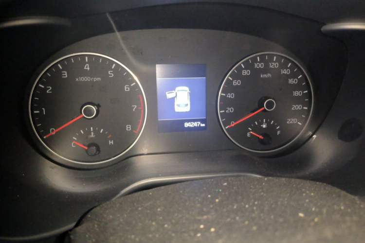 Used Kia KX Cross 2017 1.4L AT GLS Odometer Close Up