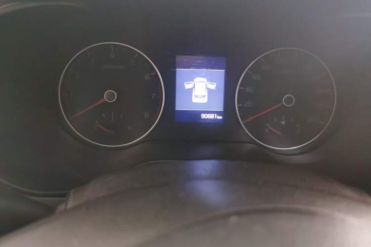 Used Kia KX Cross 2017 1.4L AT GLS Odometer Close Up