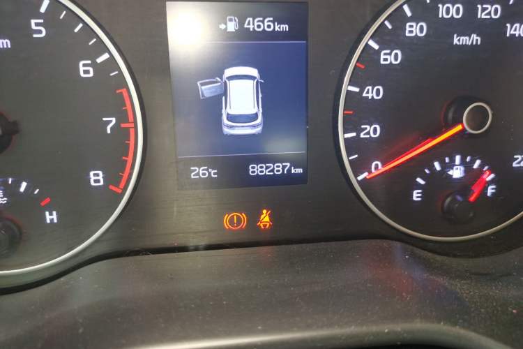 Used Kia KX Cross 2017 1.4L AT GLS Odometer Close Up
