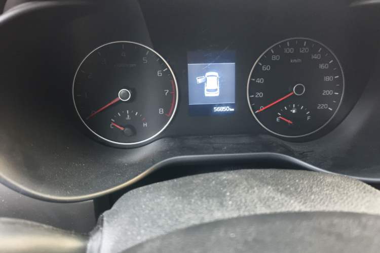 Used Kia KX Cross 2017 1.4L AT GLS Odometer Close Up