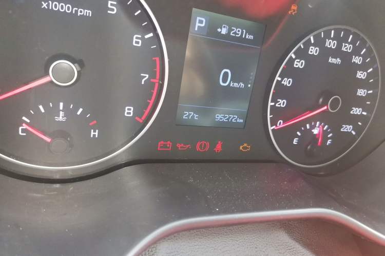 Used Kia KX Cross 2017 1.4L AT GLS Odometer Close Up