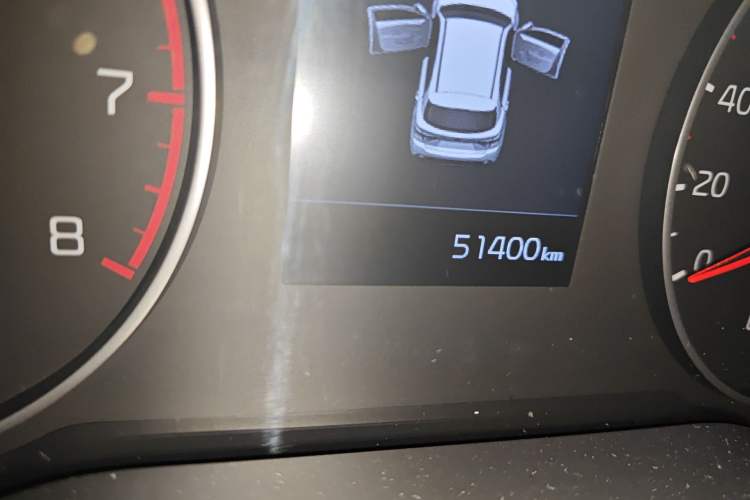 Used Kia KX Cross 2017 1.4L AT GLS Odometer Close Up