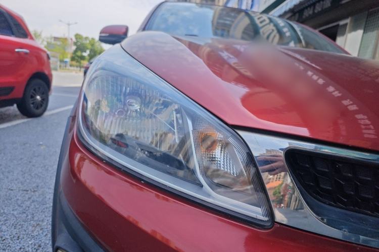 Used Kia KX Cross 2017 1.4L AT GLS Right Front Headlight