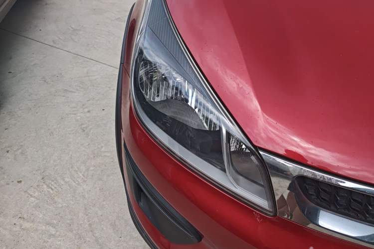 Used Kia KX Cross 2017 1.4L AT GLS Right Front Headlight