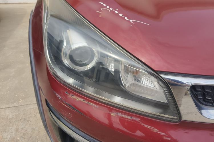 Used Kia KX Cross 2017 1.4L AT GLS Right Front Headlight