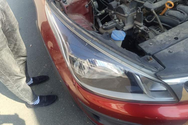 Used Kia KX Cross 2017 1.4L AT GLS Right Front Headlight
