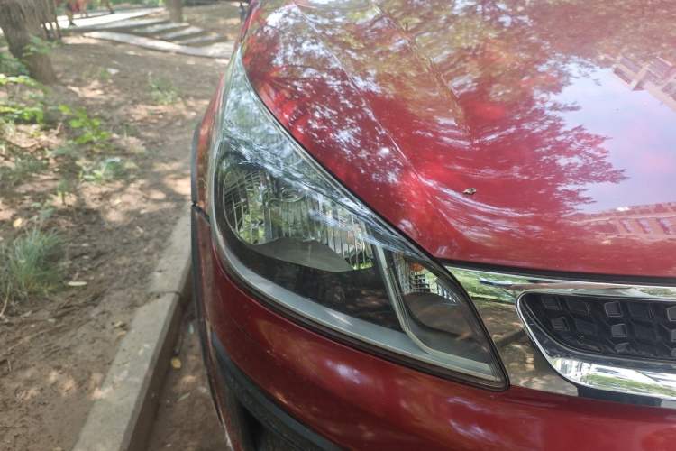 Used Kia KX Cross 2017 1.4L AT GLS Right Front Headlight