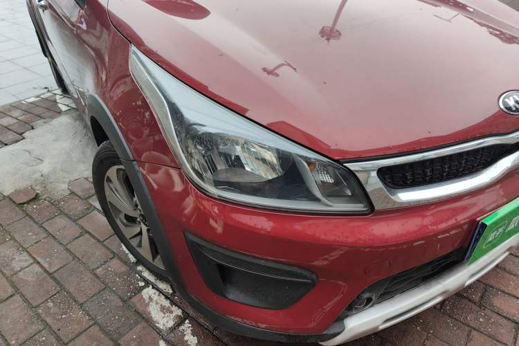 Used Kia KX Cross 2017 1.4L AT GLS Right Front Headlight