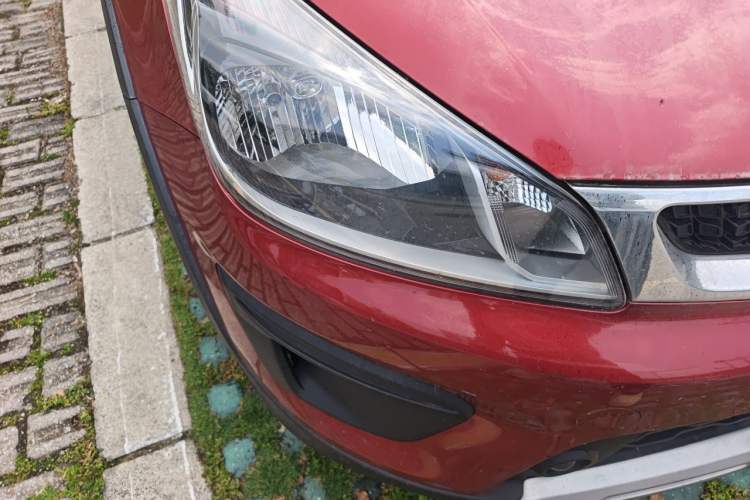 Used Kia KX Cross 2017 1.4L AT GLS Right Front Headlight