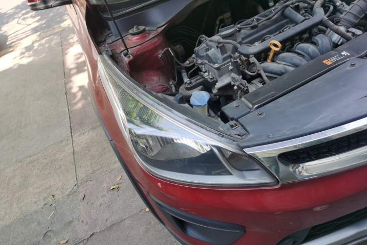 Used Kia KX Cross 2017 1.4L AT GLS Right Front Headlight