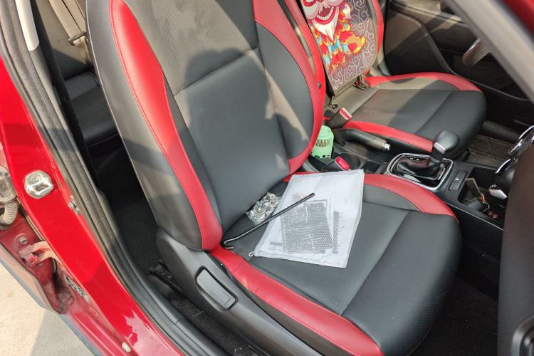 Used Kia KX Cross 2017 1.4L AT GLS Right Front Seat