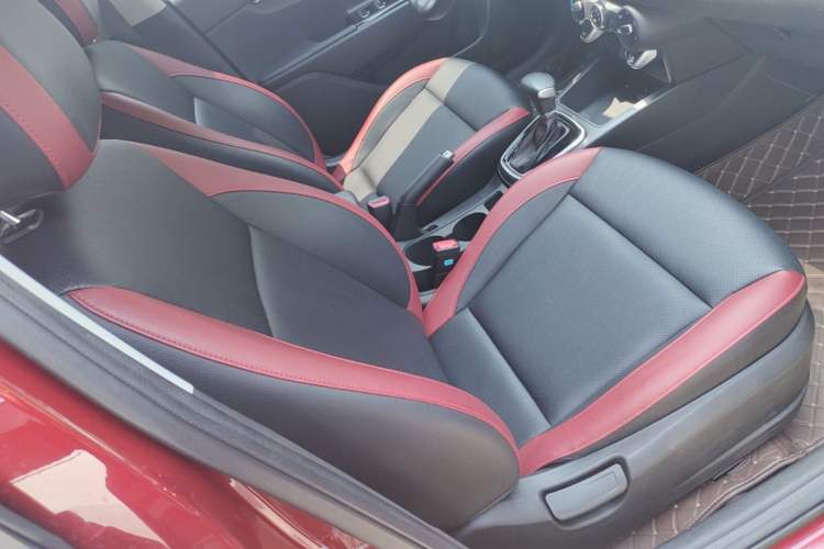 Used Kia KX Cross 2017 1.4L AT GLS Right Front Seat