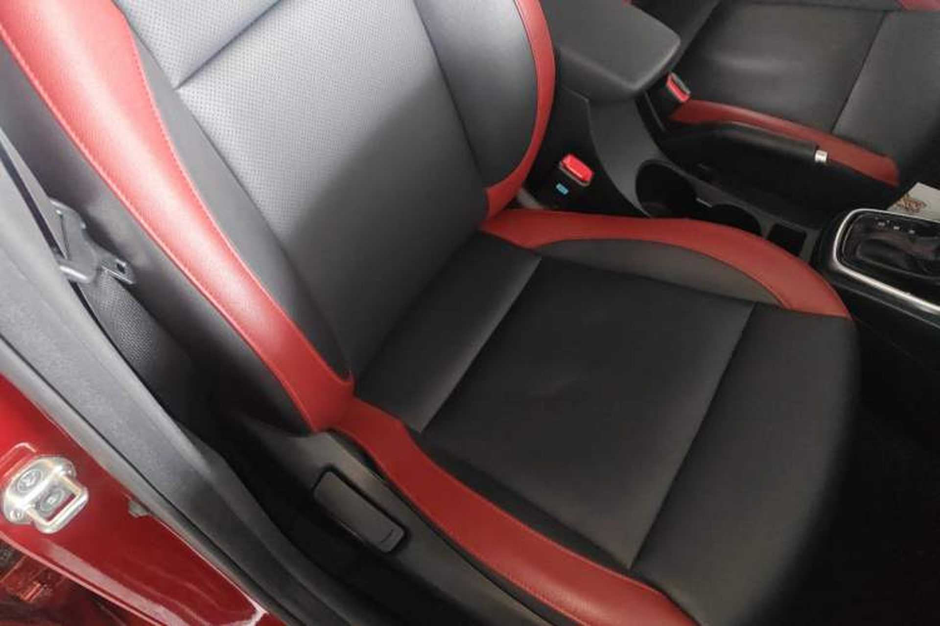Used Kia KX Cross 2017 1.4L AT GLS Right Front Seat