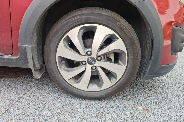 Used Kia KX Cross 2017 1.4L AT GLS Right Front Wheel Hub