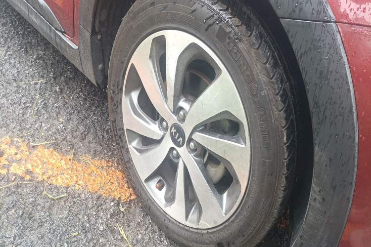 Used Kia KX Cross 2017 1.4L AT GLS Right Front Wheel Hub