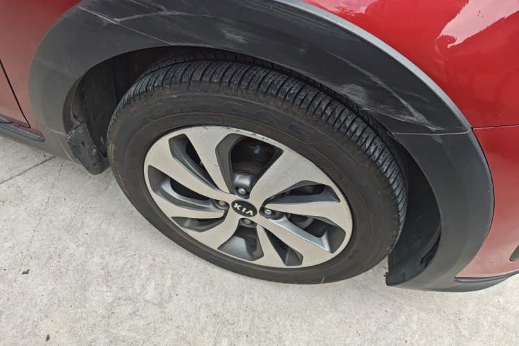 Used Kia KX Cross 2017 1.4L AT GLS Right Front Wheel Hub