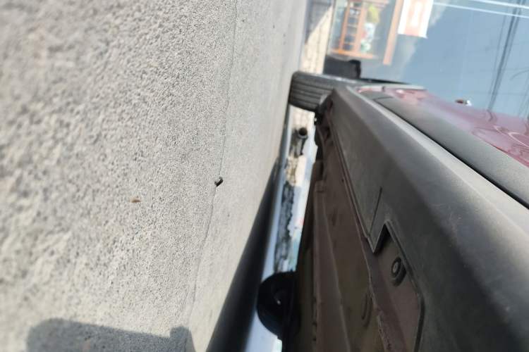 Used Kia KX Cross 2017 1.4L AT GLS Right Side Sill