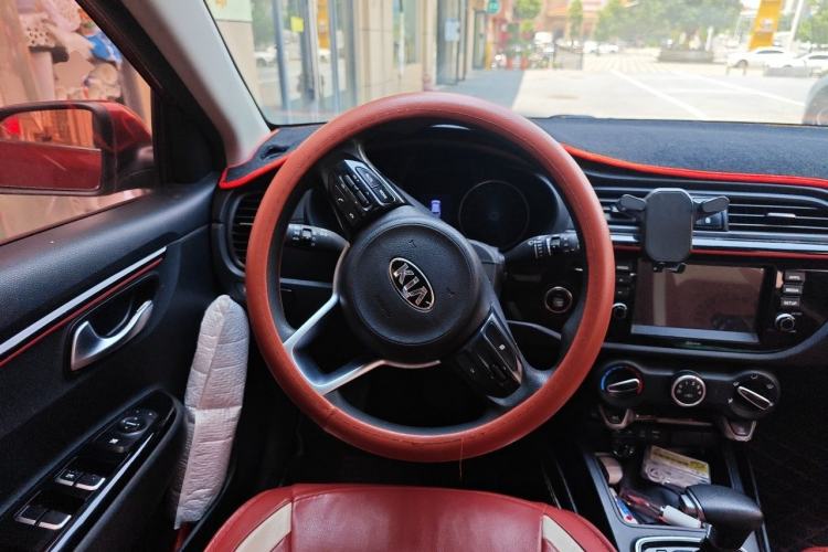 Used Kia KX Cross 2017 1.4L AT GLS Steering Wheel