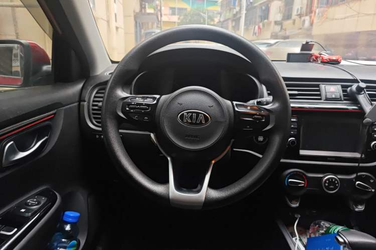 Used Kia KX Cross 2017 1.4L AT GLS Steering Wheel