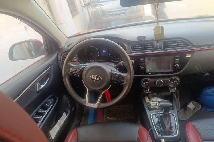 Used Kia KX Cross 2017 1.4L AT GLS Steering Wheel