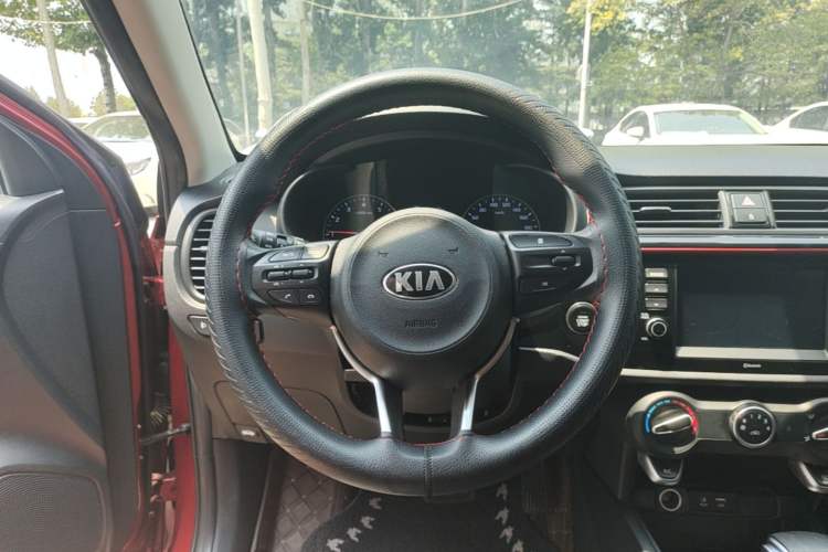 Used Kia KX Cross 2017 1.4L AT GLS Steering Wheel