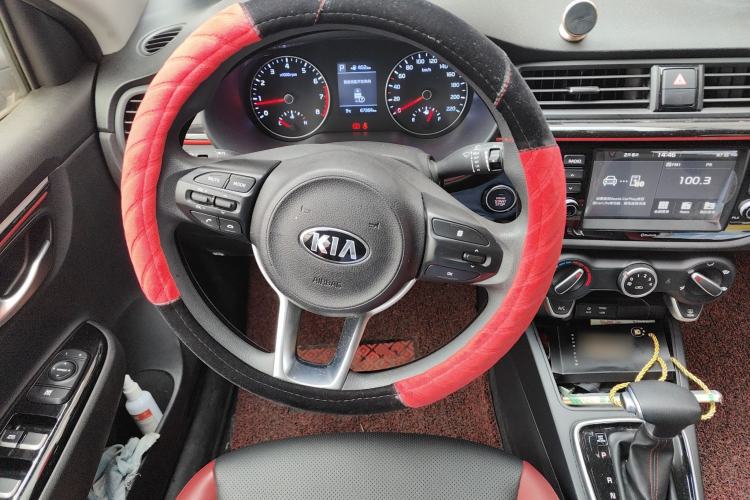Used Kia KX Cross 2017 1.4L AT GLS Steering Wheel