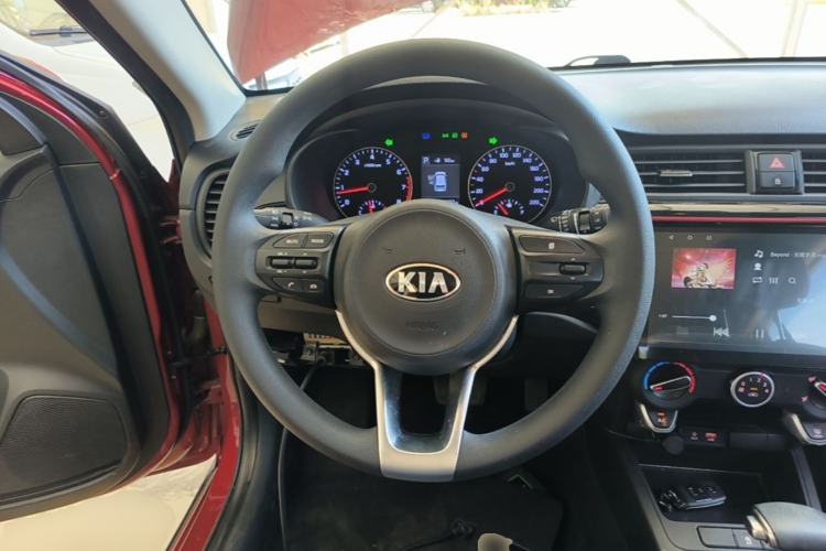 Used Kia KX Cross 2017 1.4L AT GLS Steering Wheel