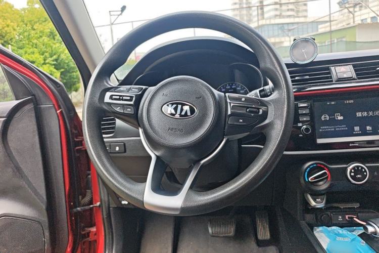 Used Kia KX Cross 2017 1.4L AT GLS Steering Wheel