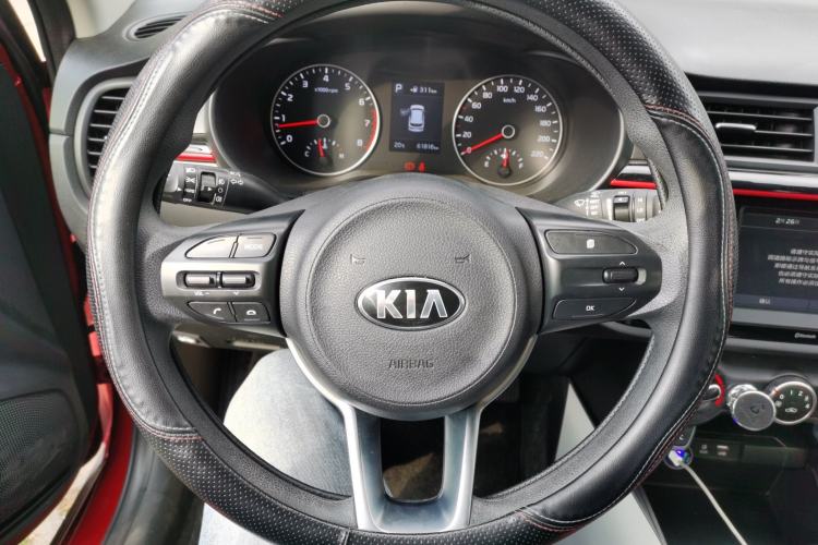 Used Kia KX Cross 2017 1.4L AT GLS Steering Wheel