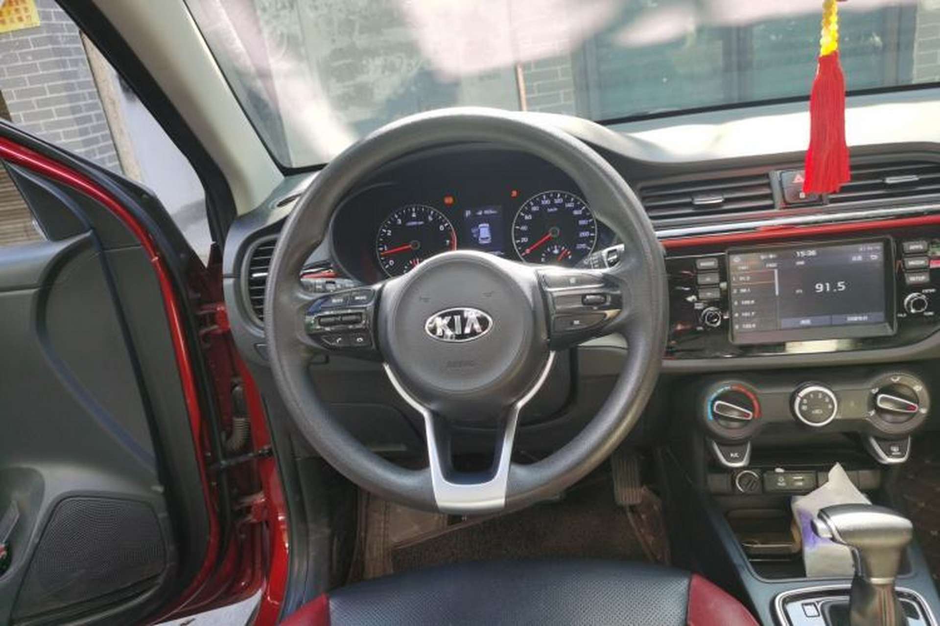 Used Kia KX Cross 2017 1.4L AT GLS Steering Wheel