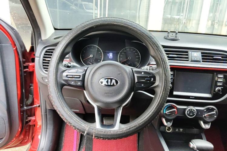Used Kia KX Cross 2017 1.4L AT GLS Steering Wheel