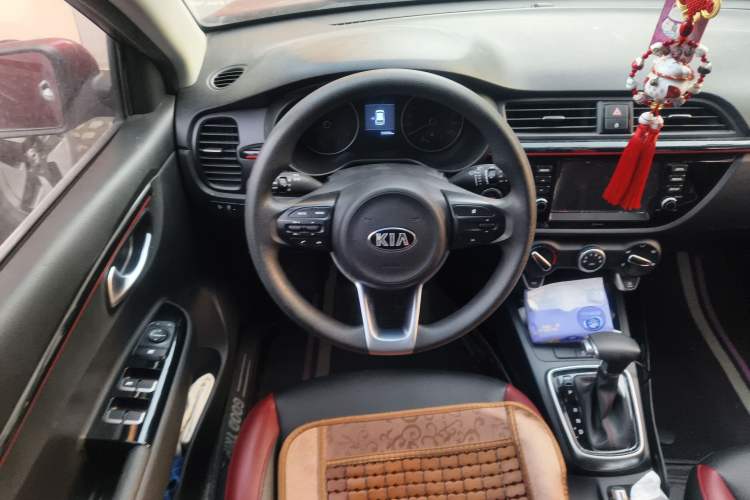 Used Kia KX Cross 2017 1.4L AT GLS Steering Wheel