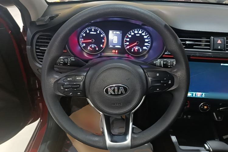 Used Kia KX Cross 2017 1.4L AT GLS Steering Wheel