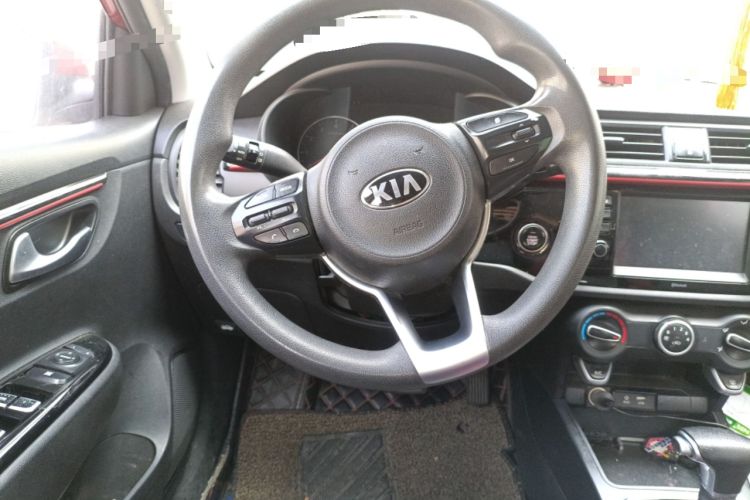 Used Kia KX Cross 2017 1.4L AT GLS Steering Wheel