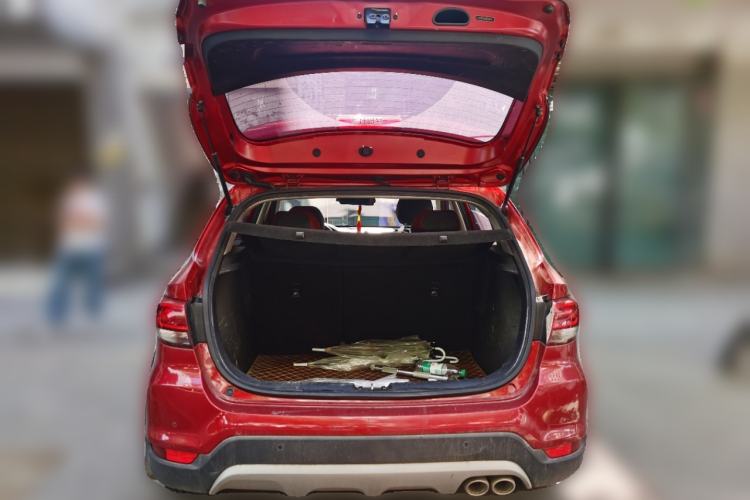 Used Kia KX Cross 2017 1.4L AT GLS Trunk