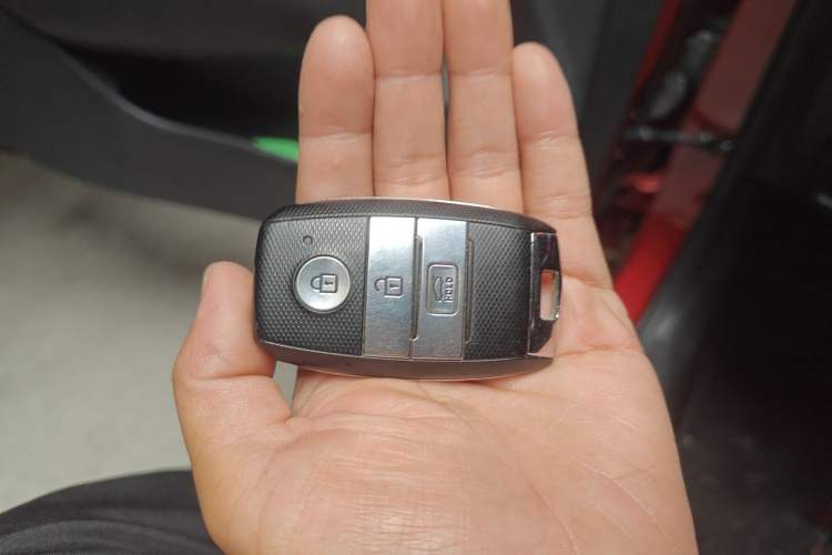 Used Kia KX Cross 2017 1.4L AT GLS Vehicle Key