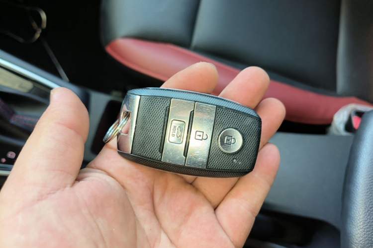 Used Kia KX Cross 2017 1.4L AT GLS Vehicle Key