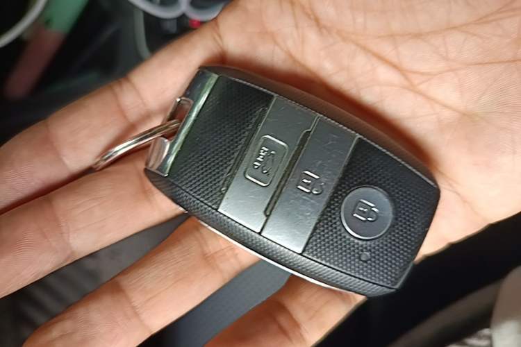 Used Kia KX Cross 2017 1.4L AT GLS Vehicle Key