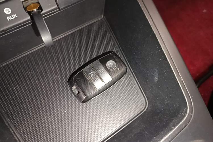 Used Kia KX Cross 2017 1.4L AT GLS Vehicle Key
