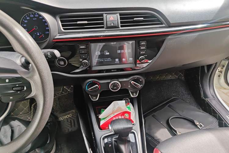 Used Kia KX Cross 2017 1.4L AT GLS Audio And AC Panel