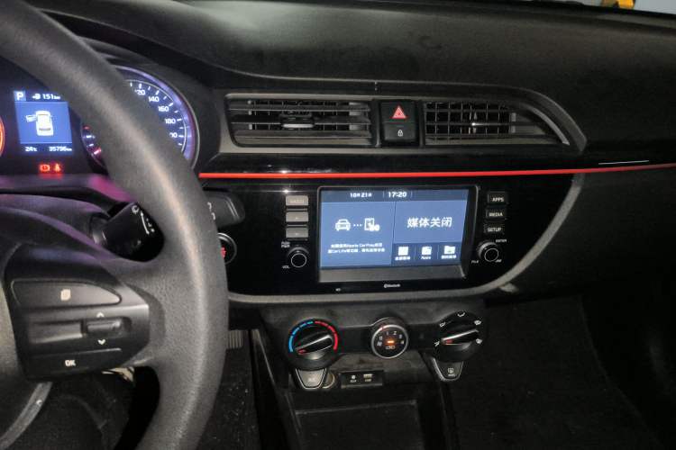 Used Kia KX Cross 2017 1.4L AT GLS Audio And AC Panel