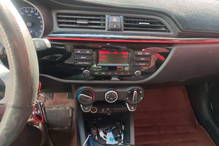 Used Kia KX Cross 2017 1.4L MT GLS Audio And AC Panel