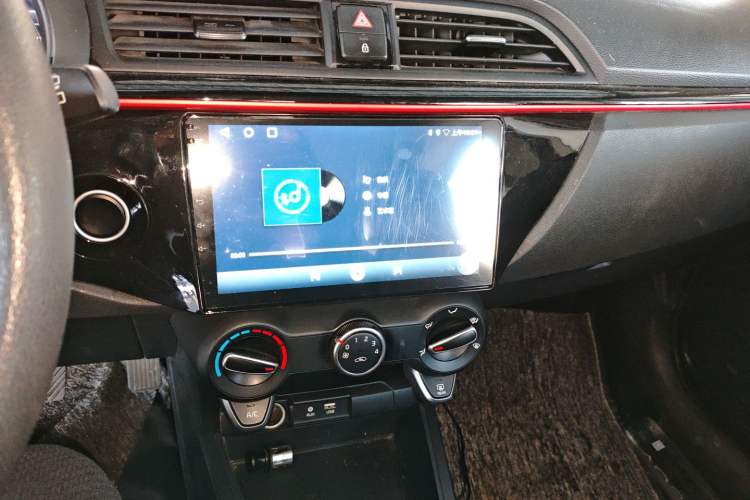 Used Kia KX Cross 2017 1.4L MT GLS Audio And AC Panel