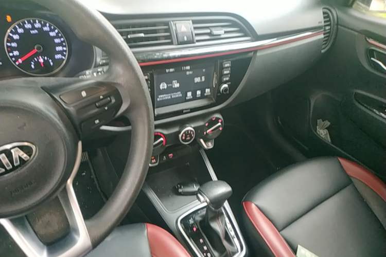 Used Kia KX Cross 2017 1.4L AT GLS Audio And AC Panel