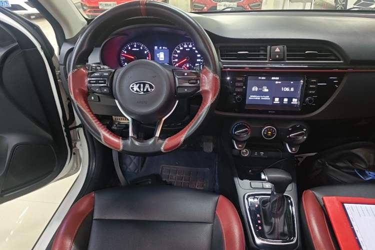 Used Kia KX Cross 2017 1.4L AT GLS Audio And AC Panel