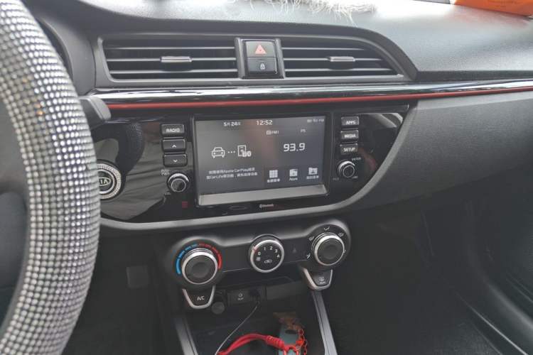 Used Kia KX Cross 2017 1.4L AT GLS Audio And AC Panel