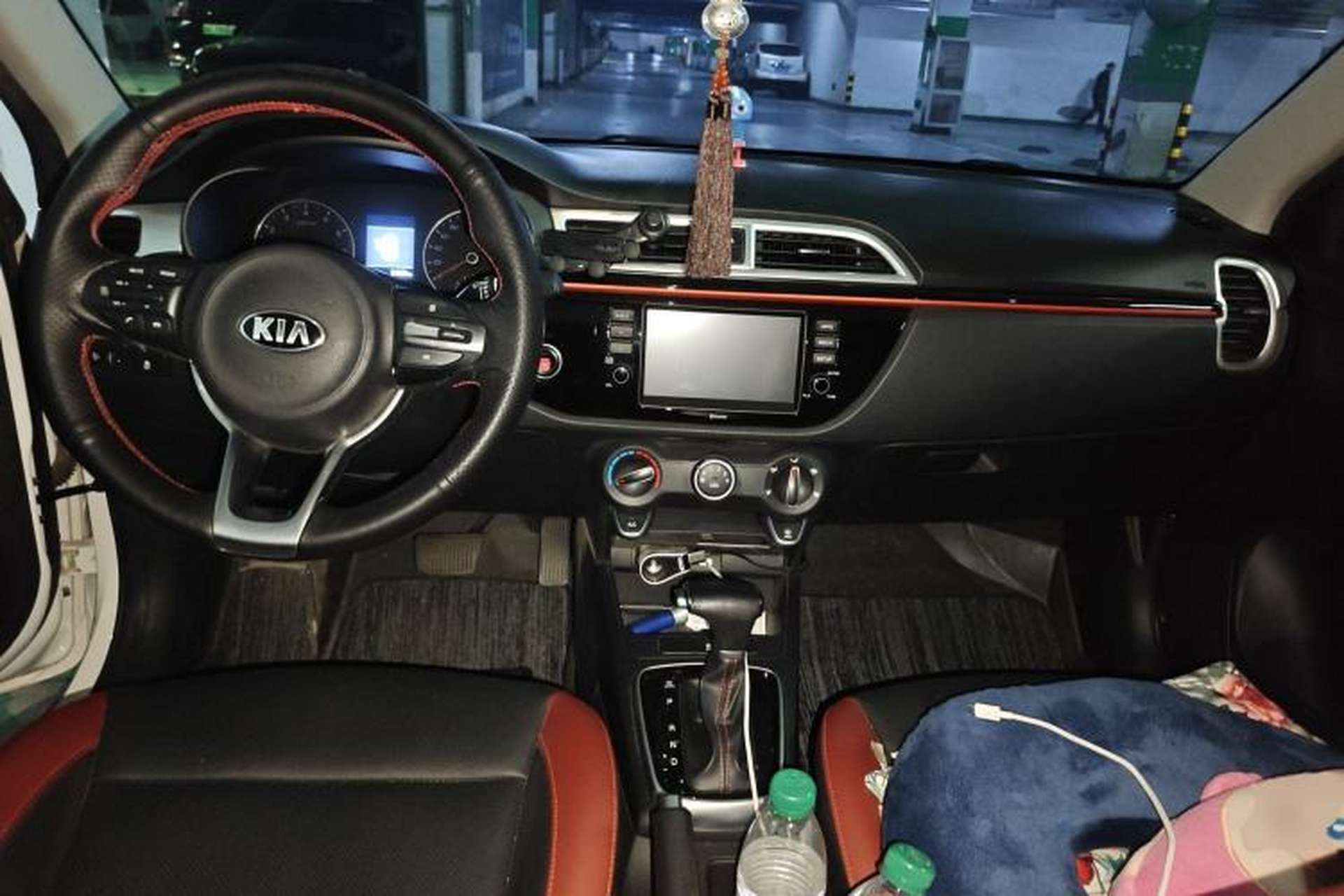 Used Kia KX Cross 2017 1.4L AT GLS Center Console
