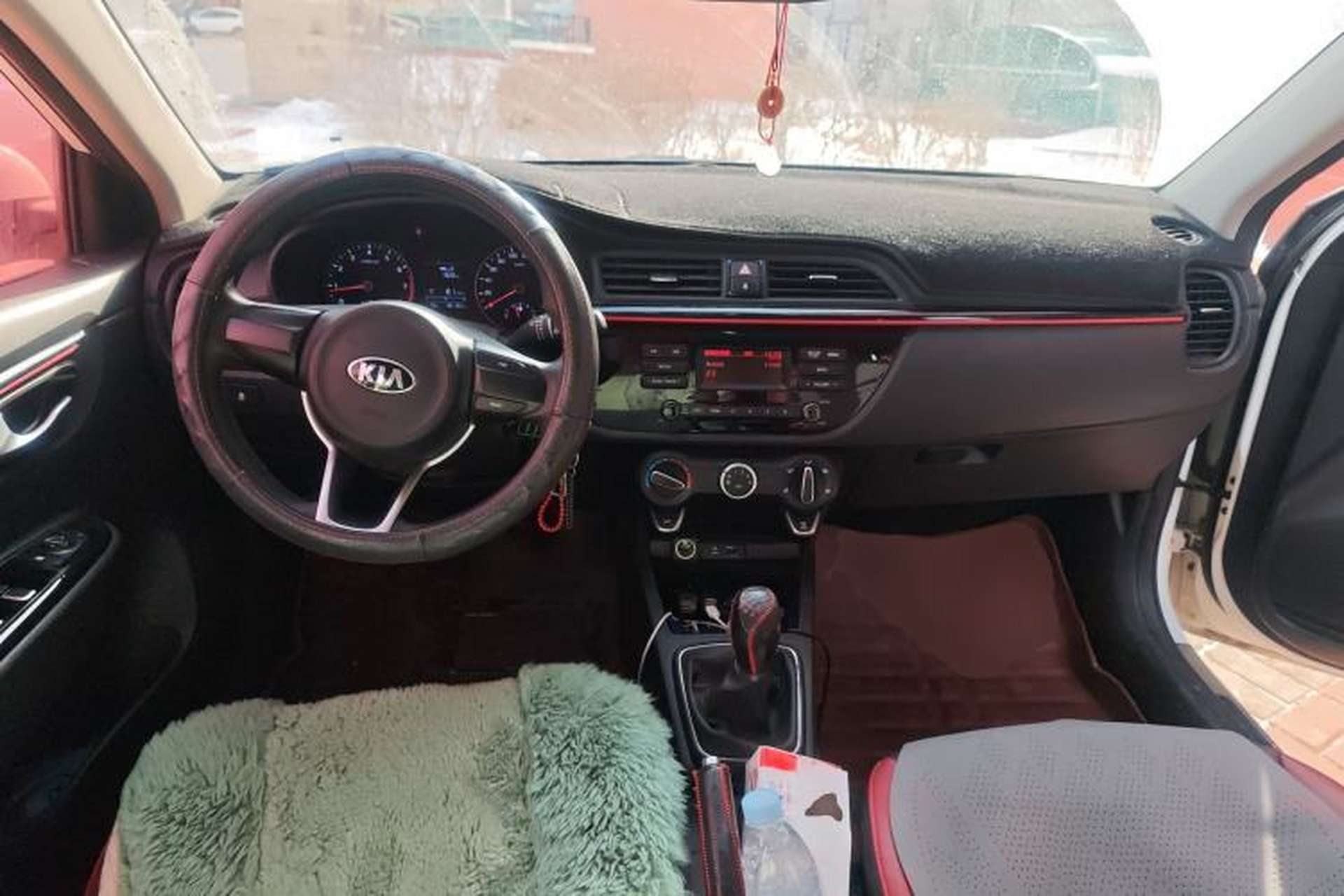 Used Kia KX Cross 2017 1.4L MT GLS Center Console